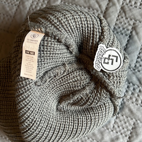 NWT CG Habitats : Shoreline Tahoe Gray Beanie - Picture 3 of 4